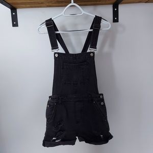 Distressed short overalls